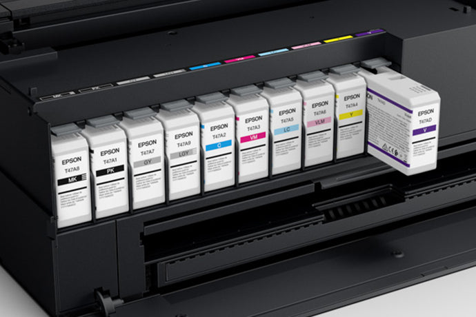 Epson SureColor P900 17-Inch Photo Printer (C11CH37201)